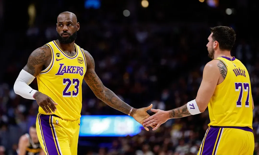 LeBron James Breaks NBA Field Goal Record in Lakers Loss