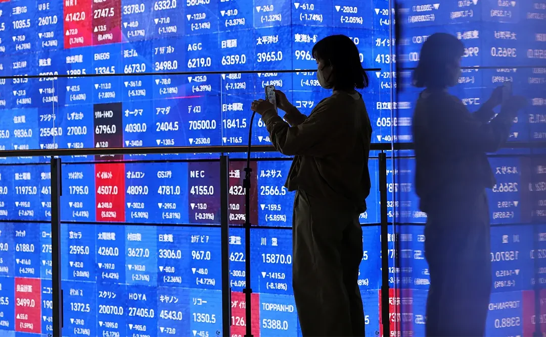 Asian Stocks Fall as Oil Near $100 Amid Middle East Conflict