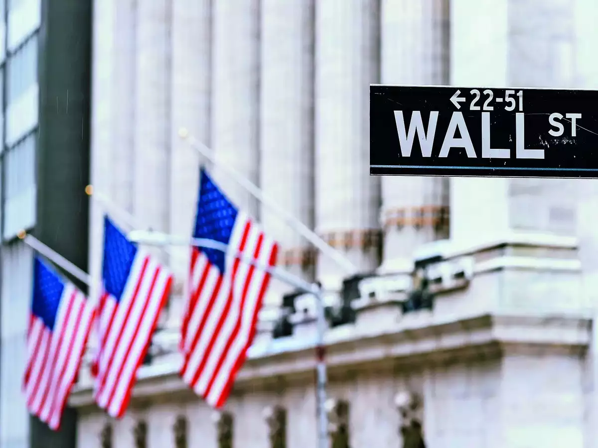 us-stock-market-plunges-as-trumps-tariff-threats-send-sp-500-and-nasdaq-tumbling-global-markets-react-with-declines-amid-rising-recession-concerns