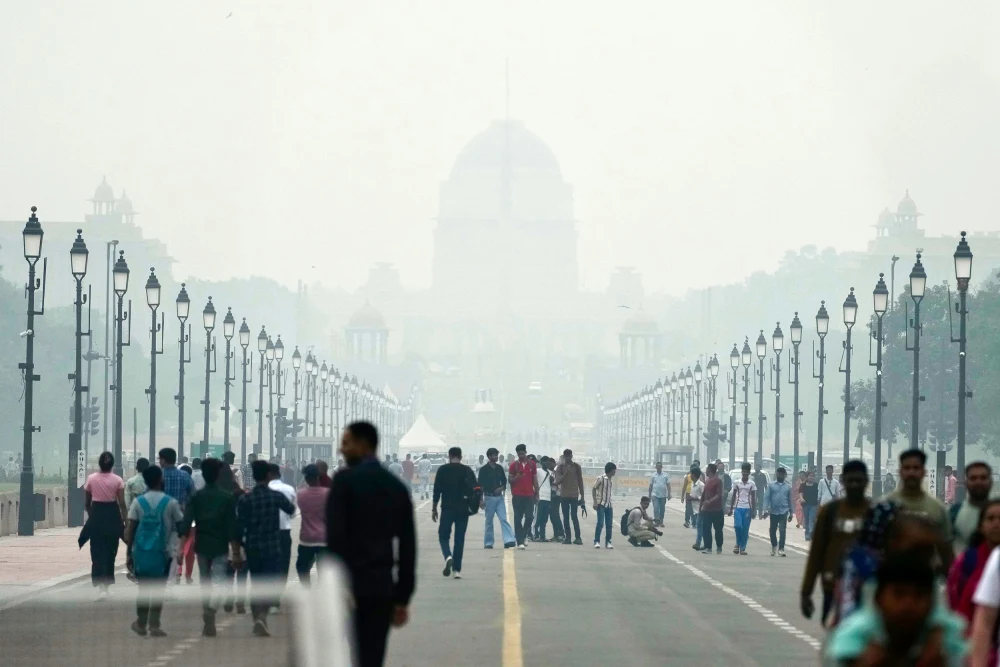India Trials Cloud Seeding to Combat Smog in New Delhi