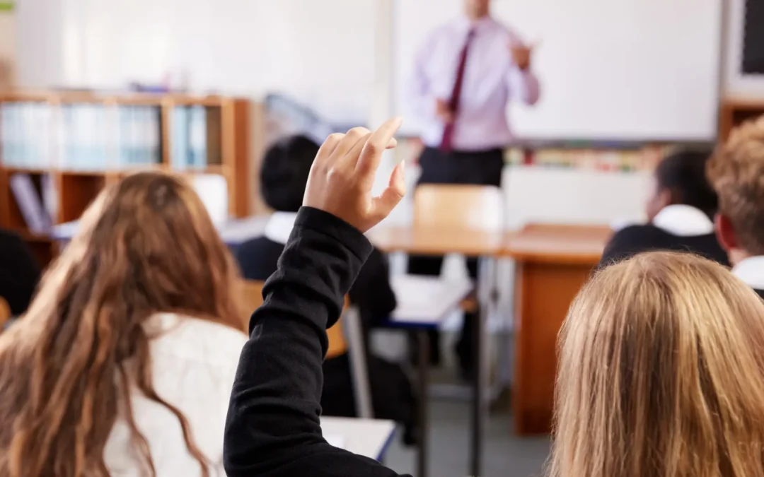 Schools Urged to Trial Four-Day Week to Ease Pressure on Teachers