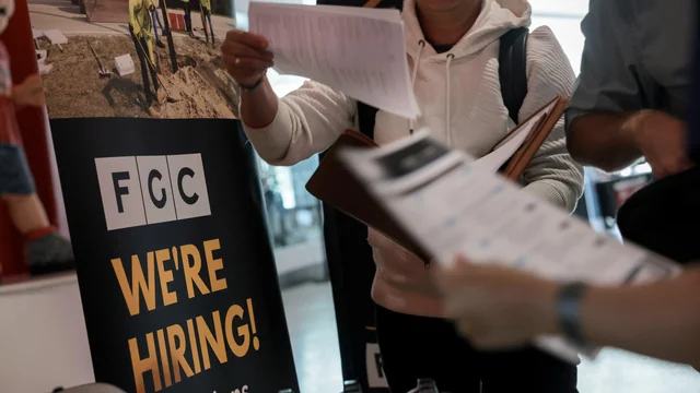 u-s-payrolls-jump-more-than-expected-but-the-report-had-v0-48bVuhkh1sY7mS3szFQUYCgjgG26hPTKz8uBZEiS__c